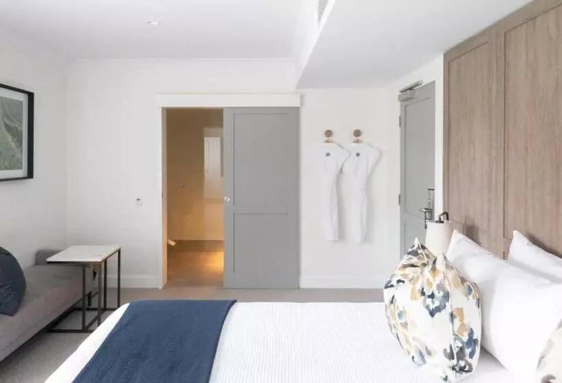 Deluxe Suite King Bed, Spicers Guesthouse