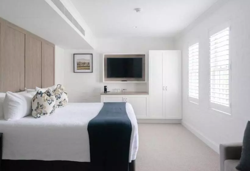 Deluxe Suite King Bed, Spicers Guesthouse