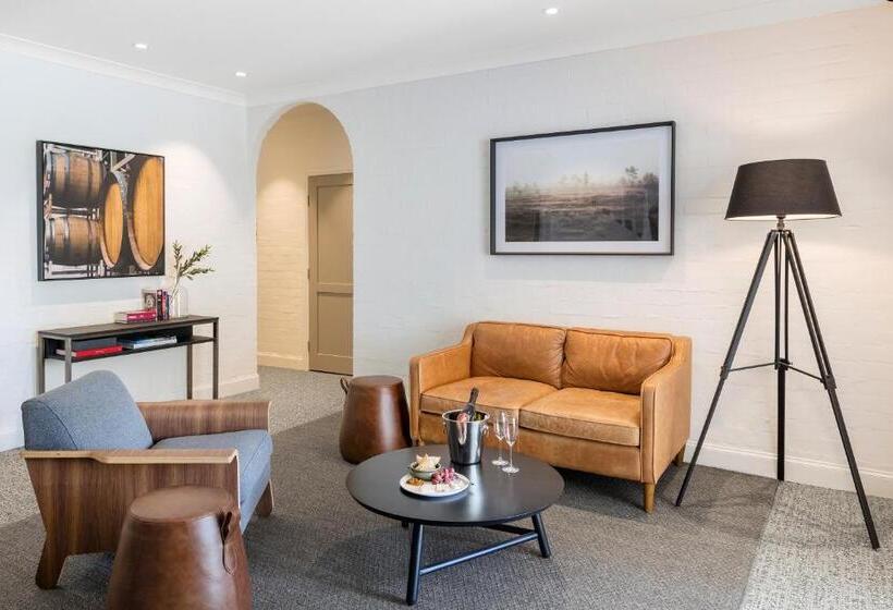 جناح, Spicers Guesthouse