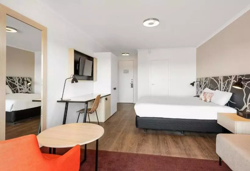 اتاق لوکس با تخت بزرگ, The Plaza Hotel Kalgoorlie