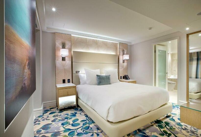 스위트 킹사이즈 침대, The Star Grand At The Star Gold Coast
