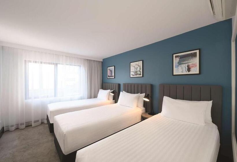 غرفة قياسية ثلاثية, Travelodge Hotel Hobart