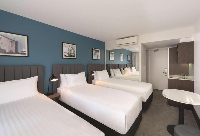غرفة قياسية ثلاثية, Travelodge Hotel Hobart