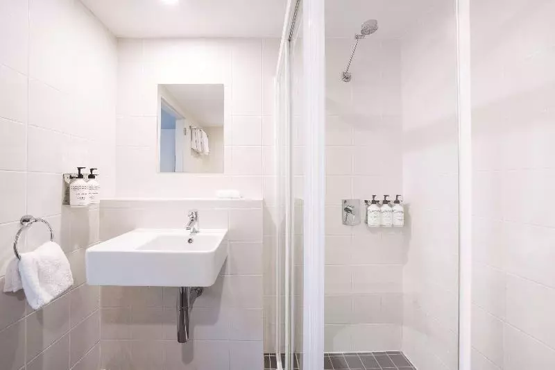 اتاق استاندارد سه نفره, Travelodge Hotel Hobart
