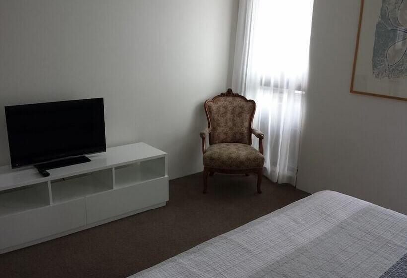 带3个卧室的高级公寓, Kirribilli Riverfront Apartments