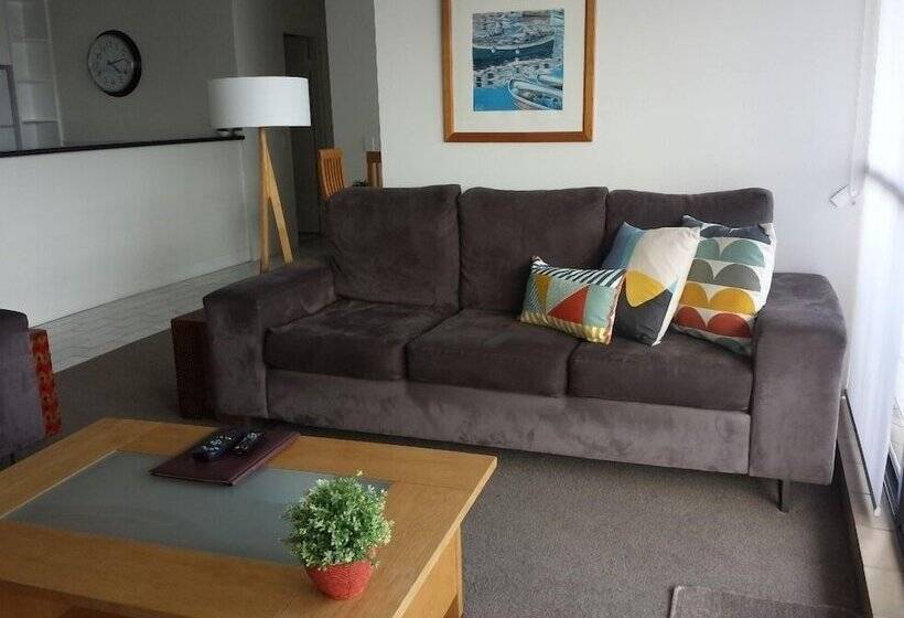 带3个卧室的高级公寓, Kirribilli Riverfront Apartments