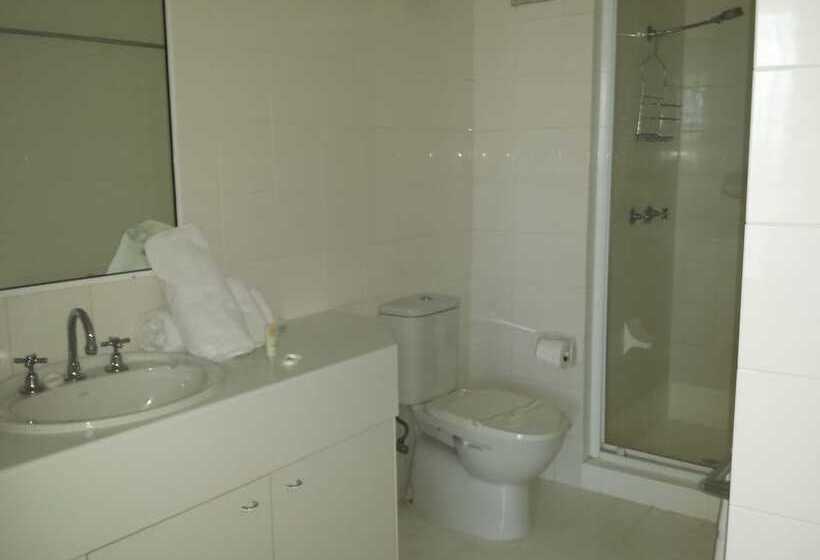 带3个卧室的高级公寓, Kirribilli Riverfront Apartments