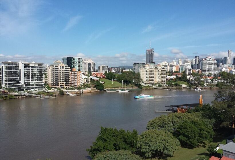 带3个卧室的高级公寓, Kirribilli Riverfront Apartments