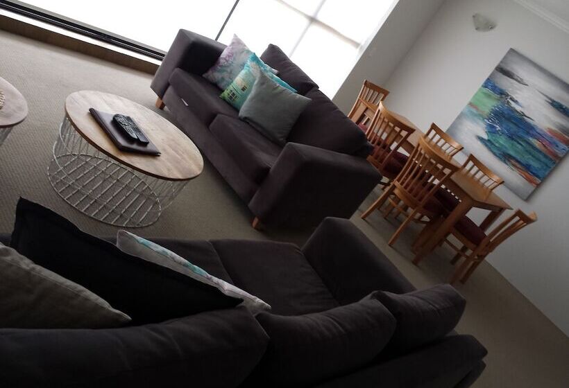 带2个卧室的高级公寓, Kirribilli Riverfront Apartments