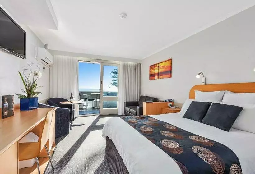 سوئیت اجرایی با چشم‌انداز دریا, Beachfront Voyager Motor Inn
