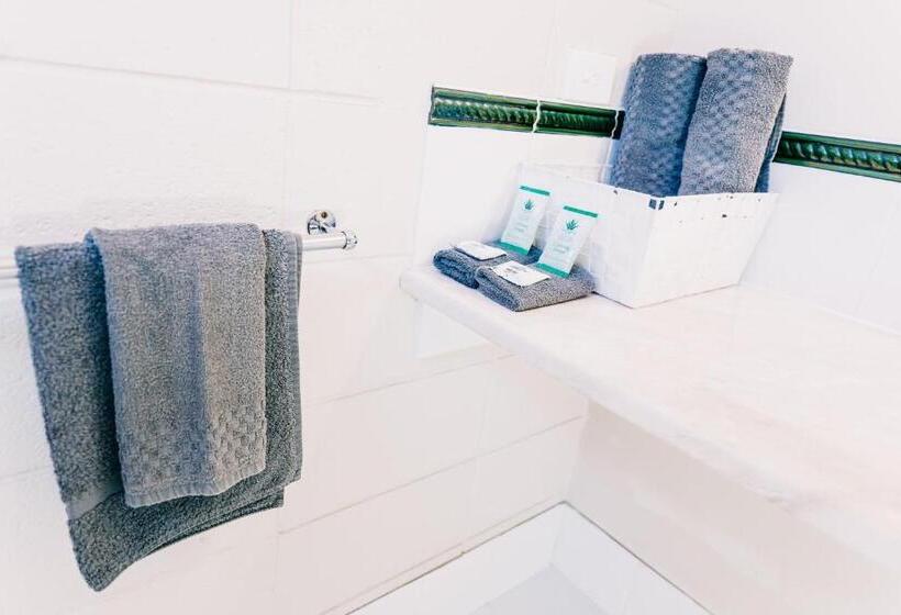 غرفة قياسية, Motel Poinsettia