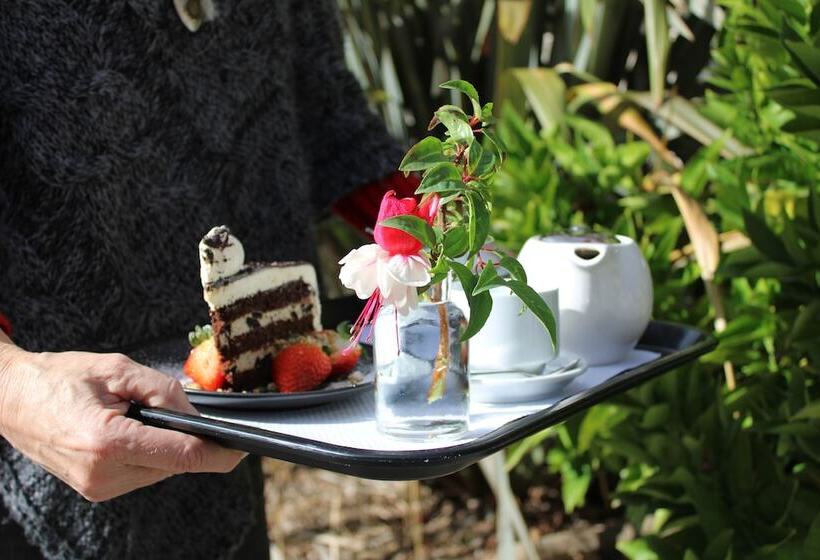 غرفة عائلية, Prom Country Lodge