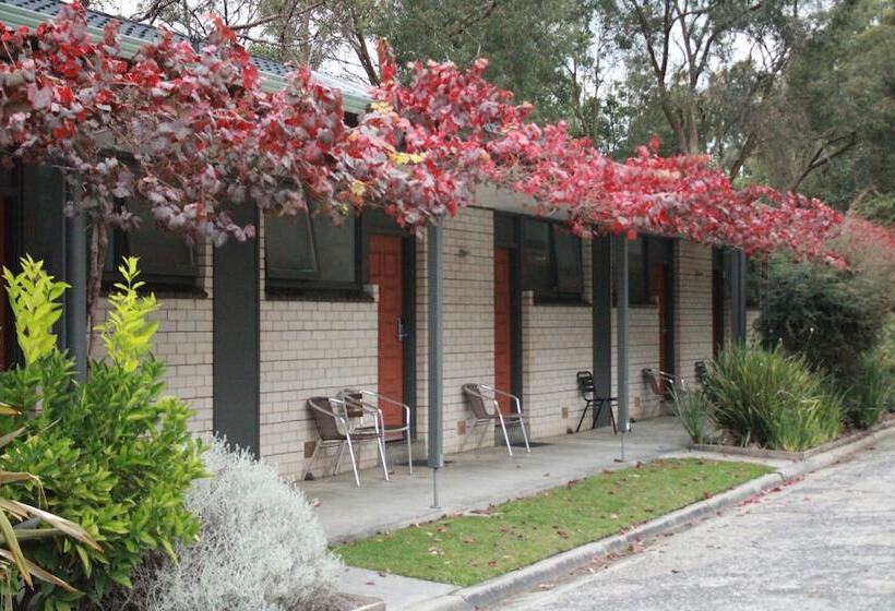 غرفة عائلية, Prom Country Lodge