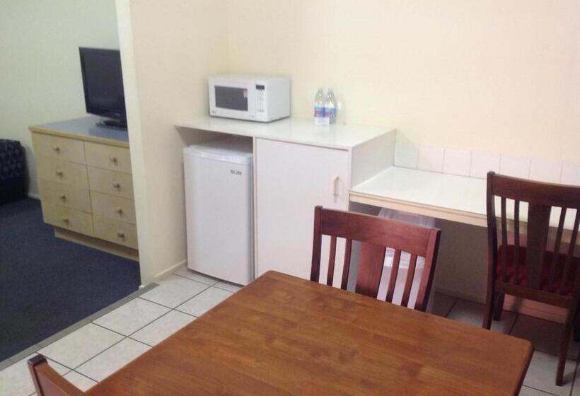 패밀리 룸, Parkside Motel Ayr