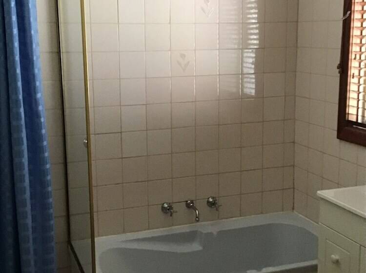 スタンダードルーム, Travellers Rest Motel