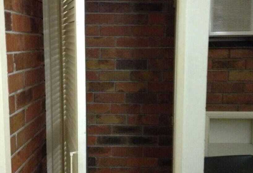 标准间, White Lanterns Motel