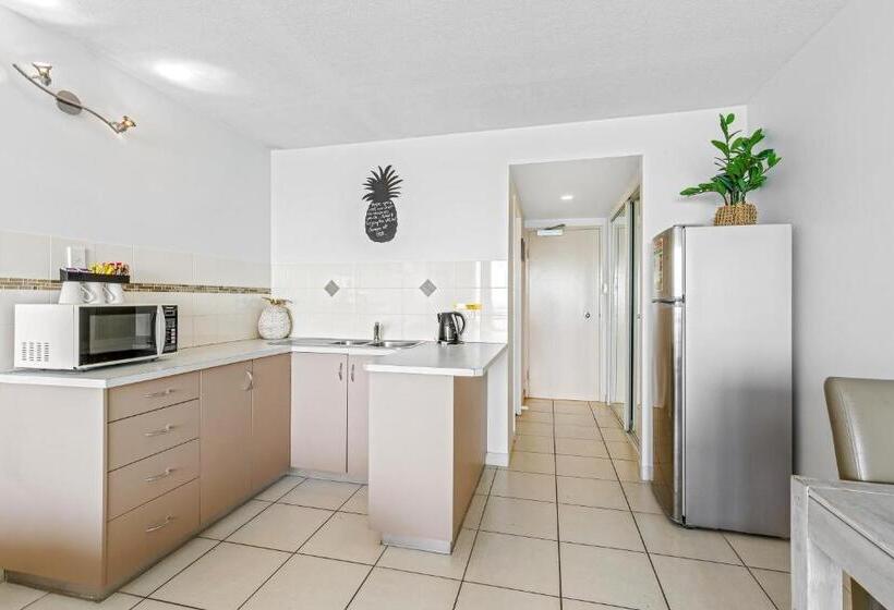 带海景的标准房, Bayview Tower