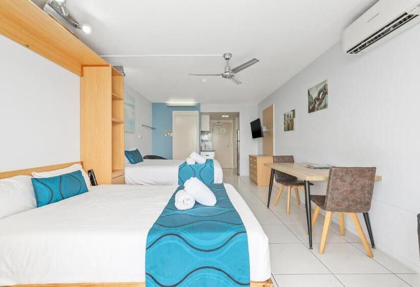 高级海景房, Bayview Tower