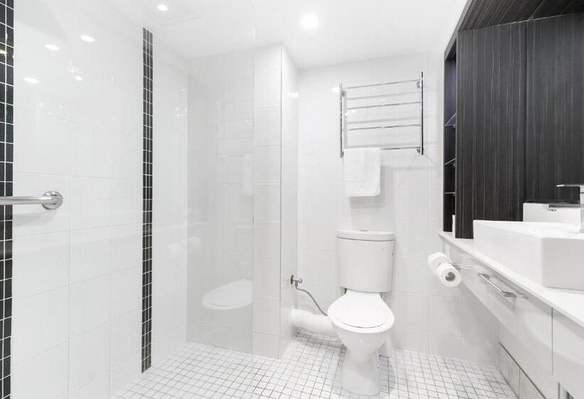 高级海景房, Bayview Tower