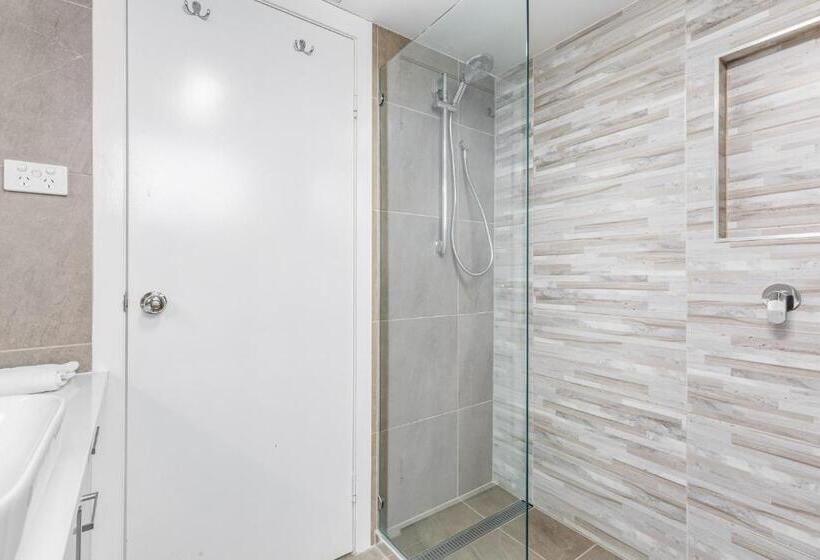 家庭间, Bayview Tower