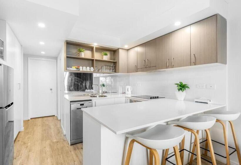 家庭间, Bayview Tower