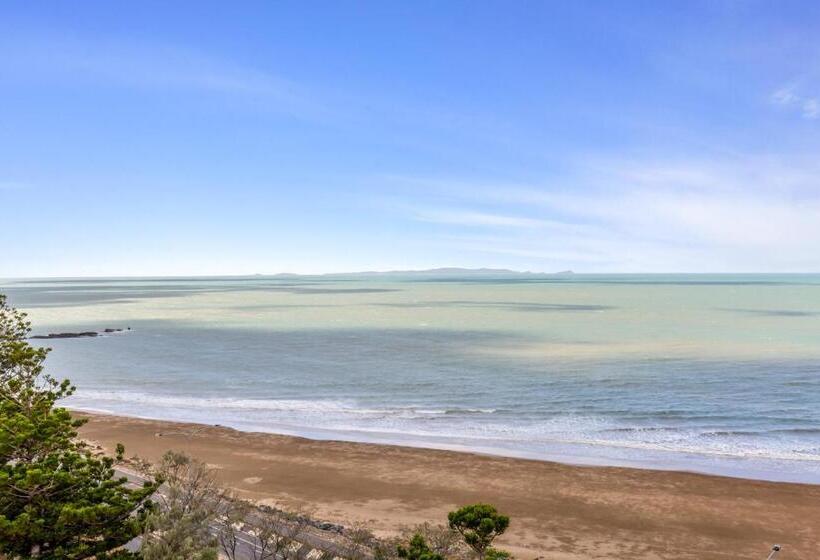 家庭工作室, Bayview Tower