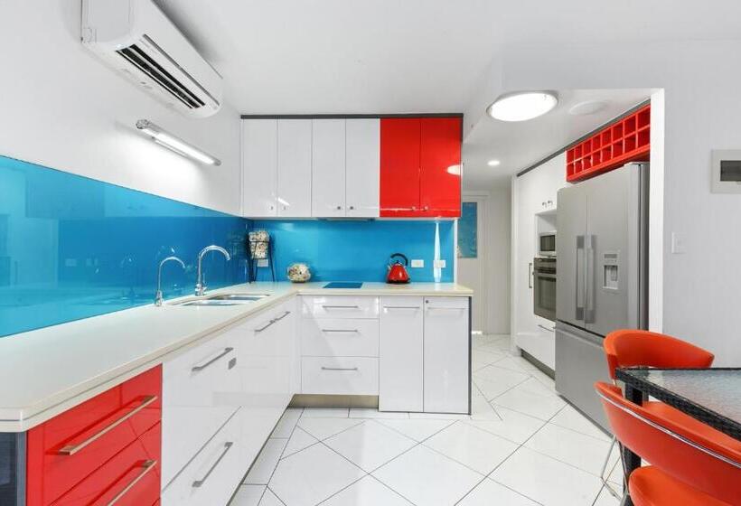 家庭间, Bayview Tower