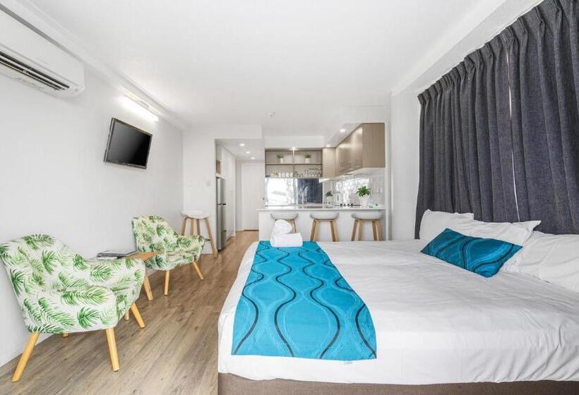 家庭间, Bayview Tower