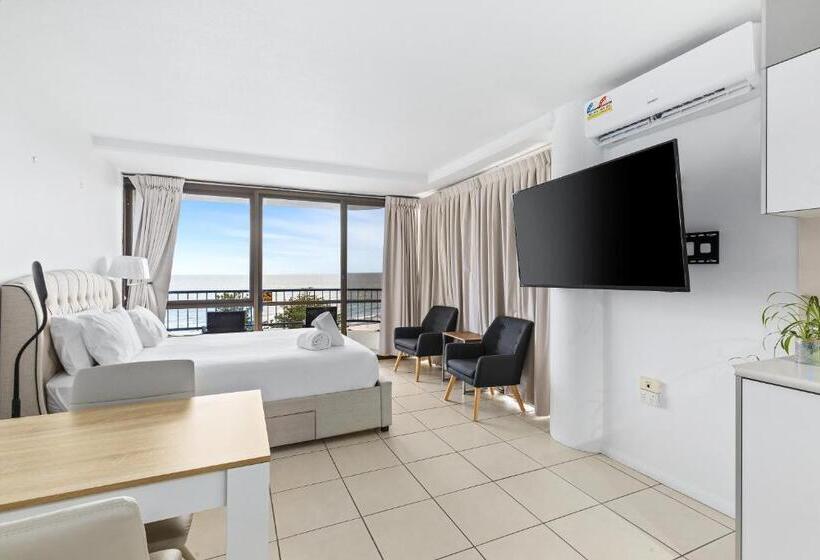 家庭间, Bayview Tower