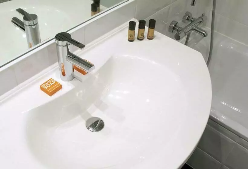 اتاق سوپریور سه تخته, Bedford Hotel & Congress Centre Brussels