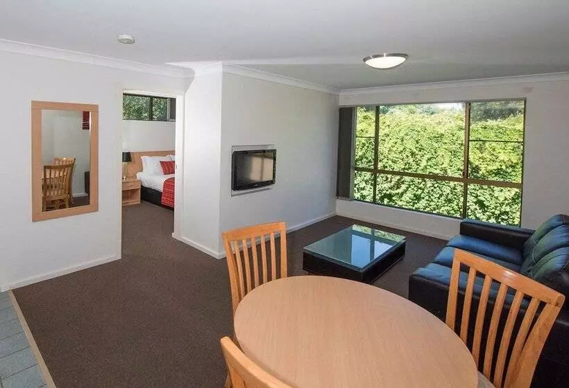 سوییت, Comfort Inn Grammar View