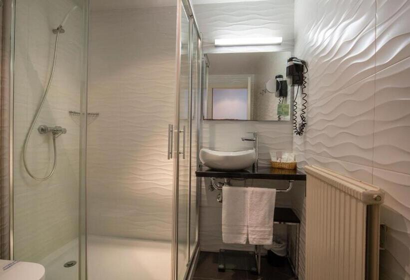 اتاق استاندارد سه نفره, Del Pui by Nexta