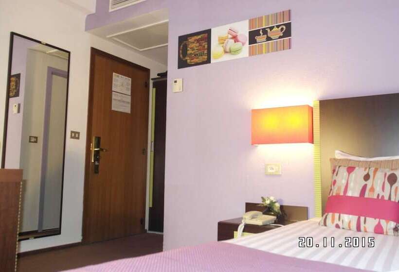 اتاق سوپریور یک تخته, Floris Arlequin Grand Place