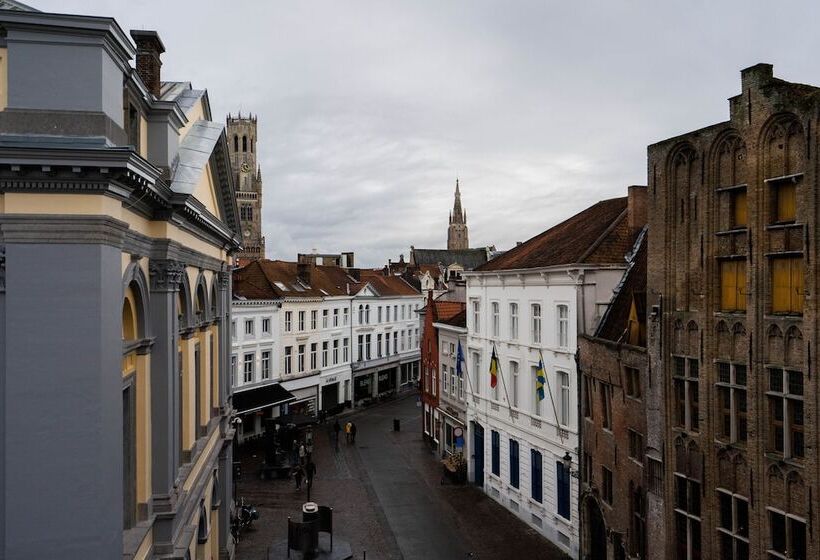 חדר אקונומי, Du Théâtre