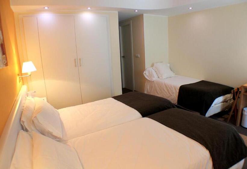 اتاق استاندارد سه تخته با چشمانداز, Kandahar