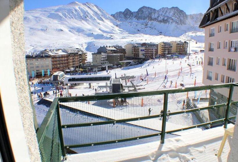 اتاق استاندارد سه تخته با چشمانداز, Kandahar