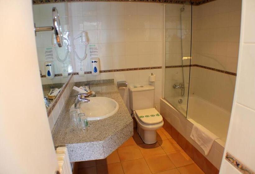 Economy Triple Room, Kandahar