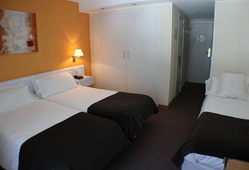 اتاق استاندارد سه تخته با چشمانداز, Kandahar