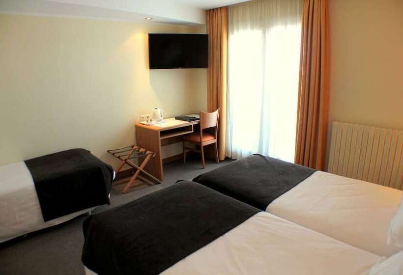 اتاق استاندارد سه تخته با چشمانداز, Kandahar