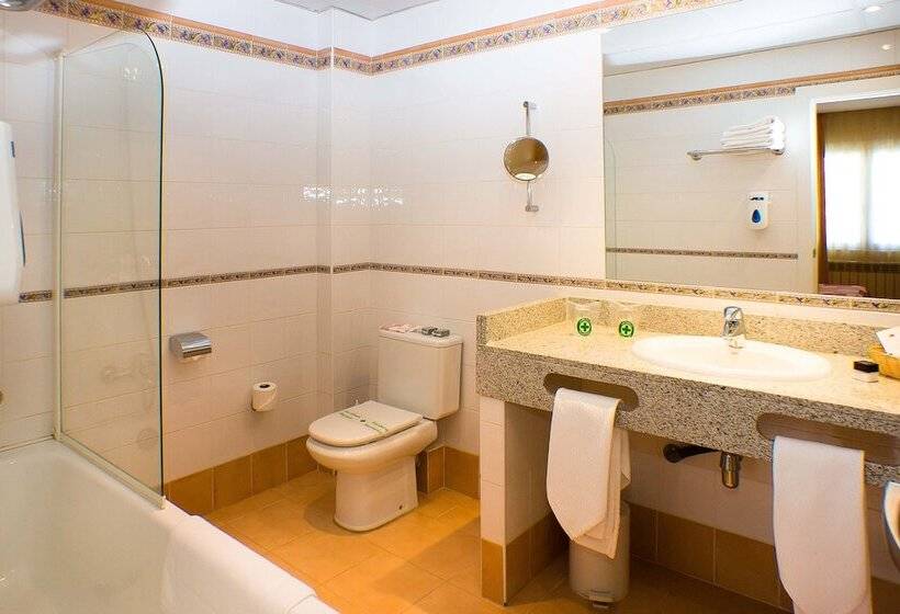 اتاق استاندارد سه نفره, Kandahar