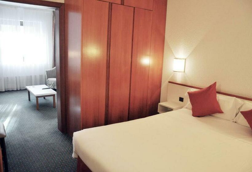 4인용 스탠다드 룸, Mercure Andorra
