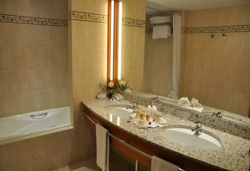 اتاق استاندارد چهار تخته, Mercure Andorra