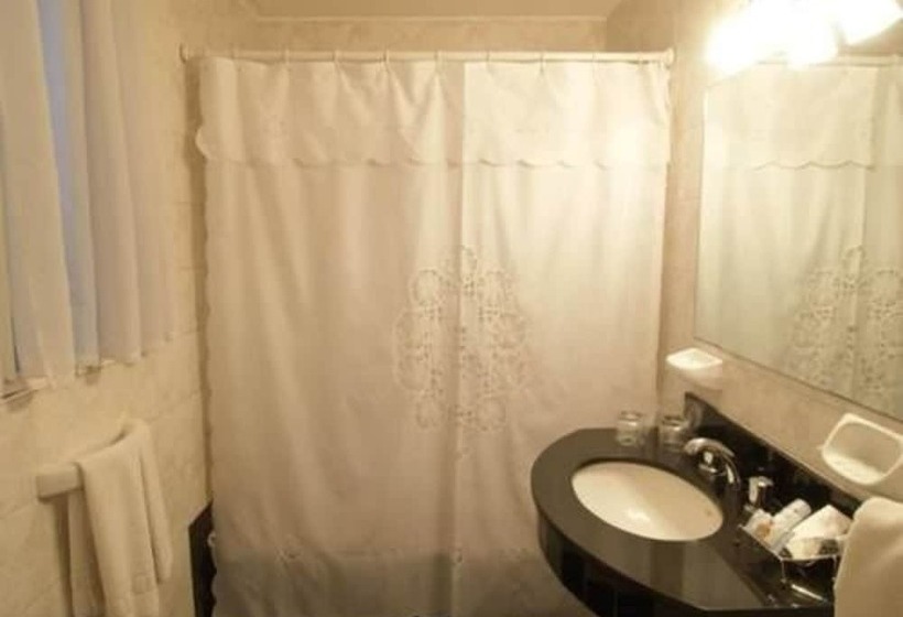 スタンダードトリプルルーム, Metropol