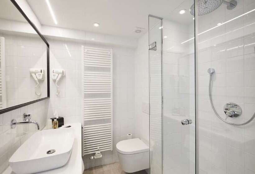 舒适型房间, Nelson