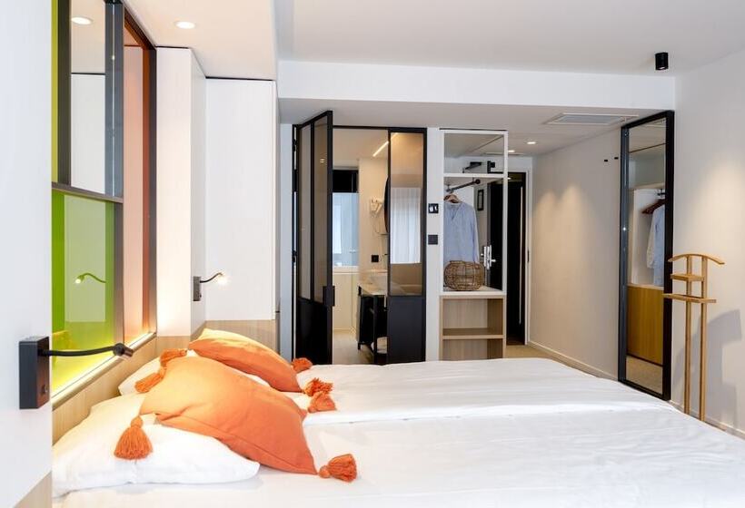 高级大房间, Nelson