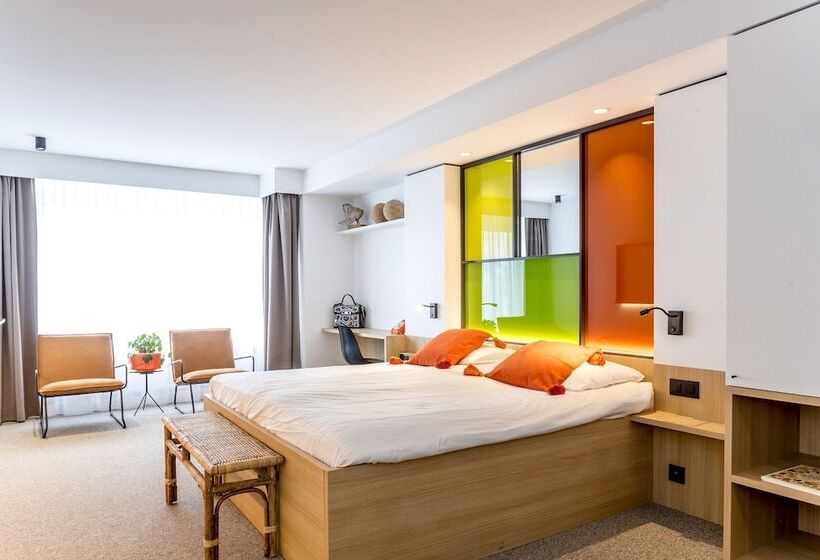 高级大房间, Nelson