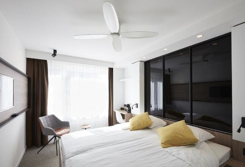 舒适型房间, Nelson