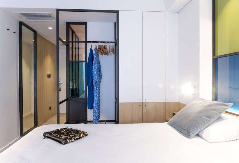 舒适型房间, Nelson