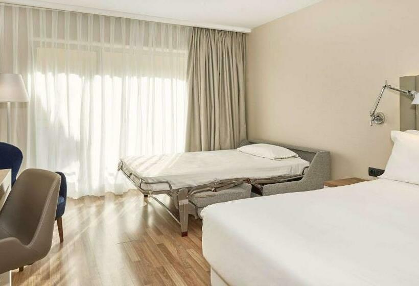 חדר סטנדרט לשלושה, NH Andorra La Vella