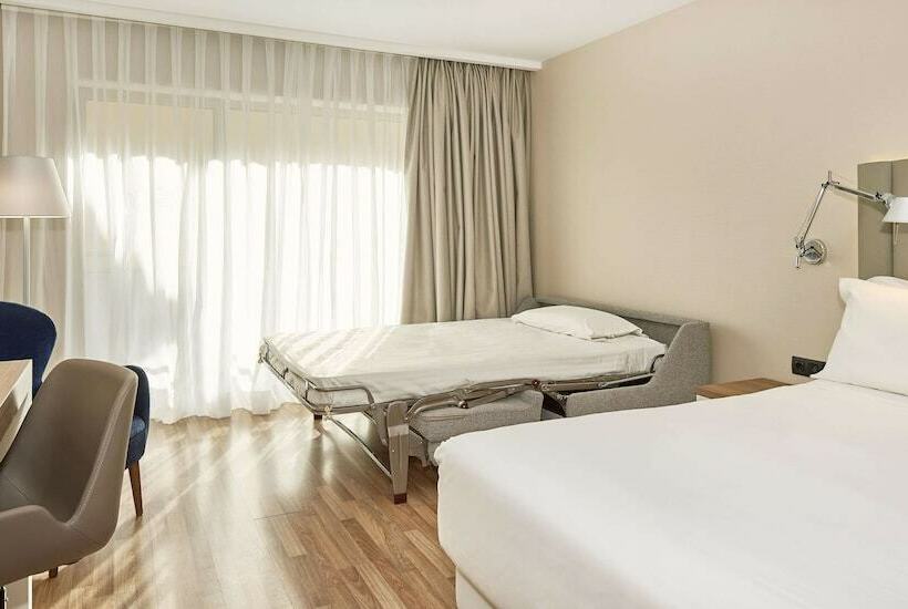 חדר סטנדרט לשלושה, NH Andorra La Vella